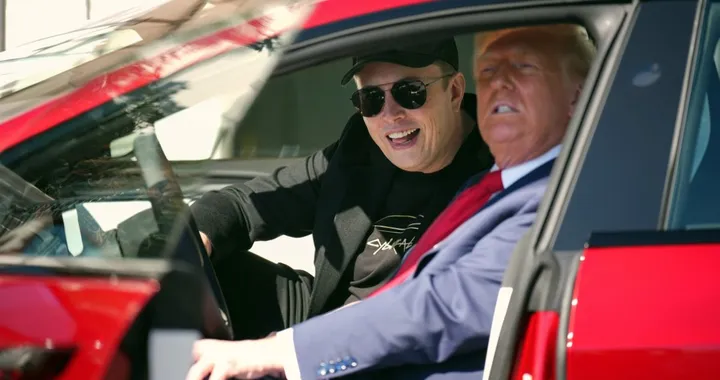 Donald Trump vuole vendere la Tesla regalatagli da Musk: fine dell'amicizia
