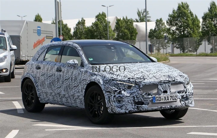 Mercedes GLA 2020: foto spia del muletto