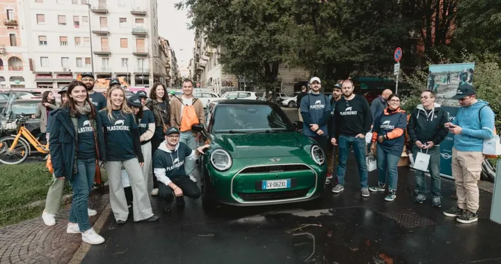 MINI e Plastic Free rilanciano Sea &amp; Rivers Days per la pulizia urbana e marina