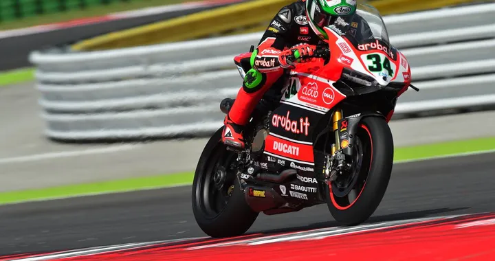 SBK Misano 2015: prima fila per Giugliano