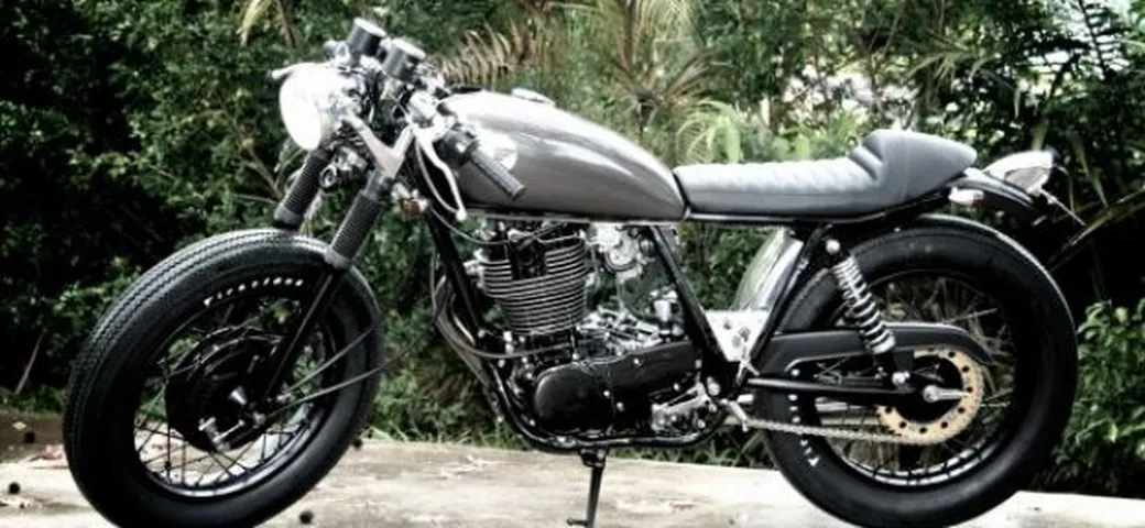 Yamaha SR400 Varkain II by Raider Motorsport