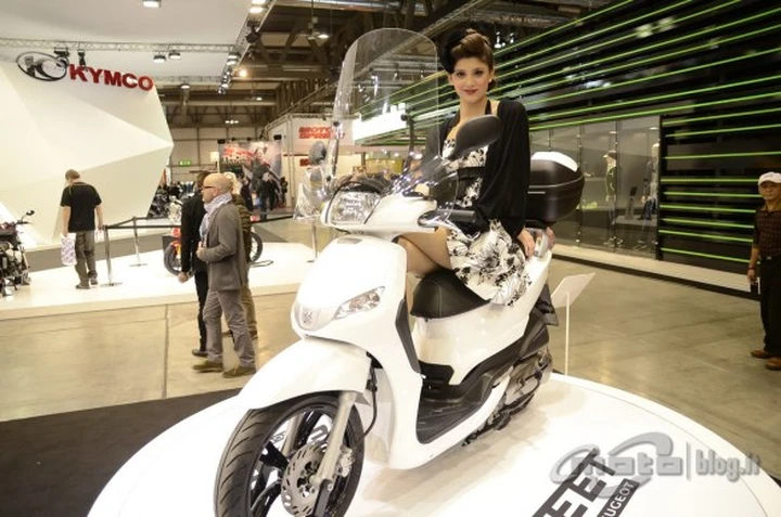 Peugeot Tweet MY 2014 Live EICMA 2013