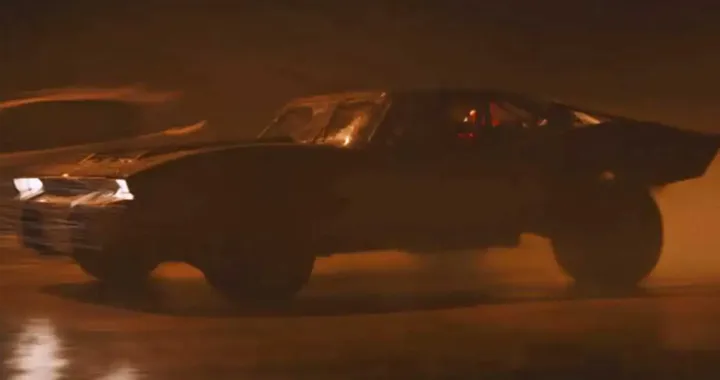 Batman: nel trailer del nuovo film spunta una inedita Batmobile
