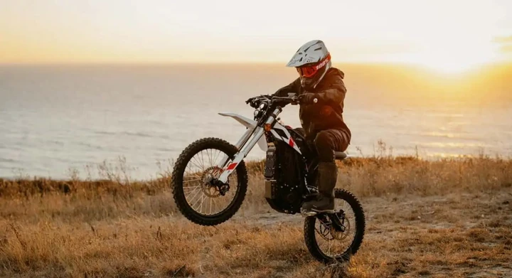 Moto elettriche, la rivoluzione continua: i giovani stanno cambiando il mercato