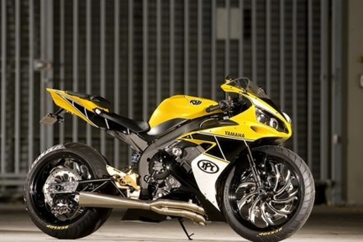 Yamaha R1 Roberts by Roland Sands Design