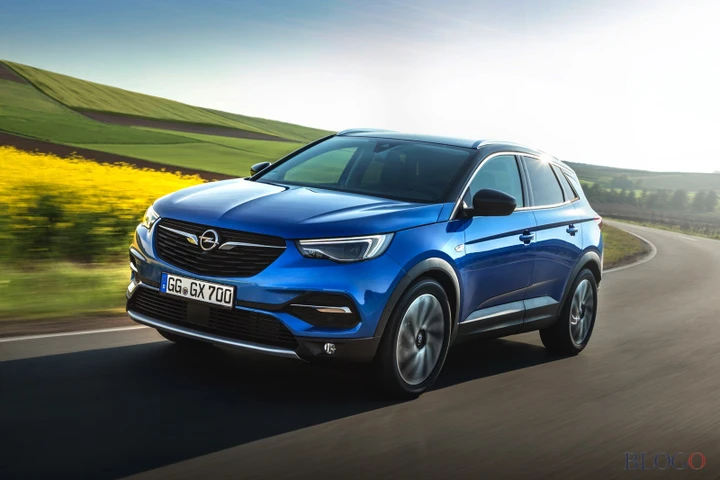 Opel Grandland X: prezzo e primo contatto su strada