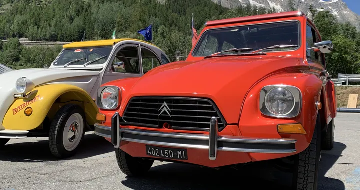 Centenario Citroën: da Milano alla Ferté Vidame a bordo di una Dyane 6