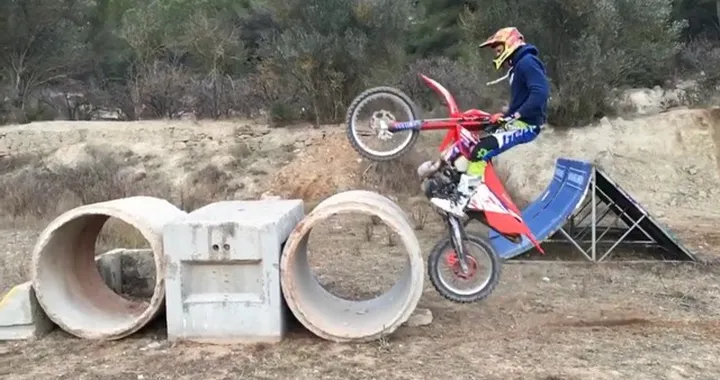 Trail con la moto da cross