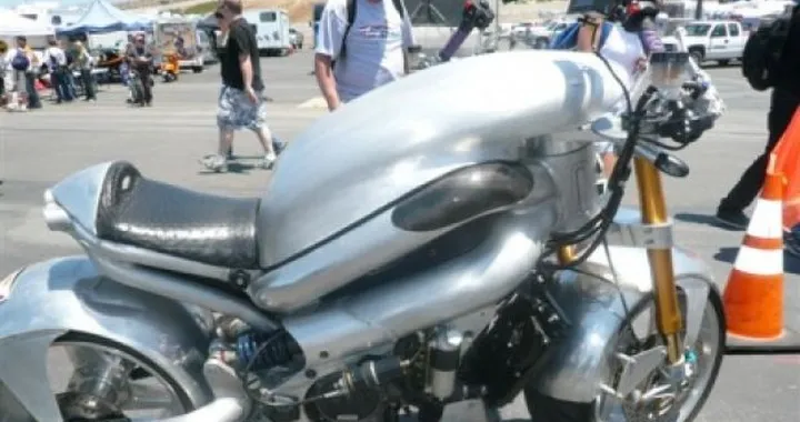 Foto del giorno: "The beast" a Laguna Seca