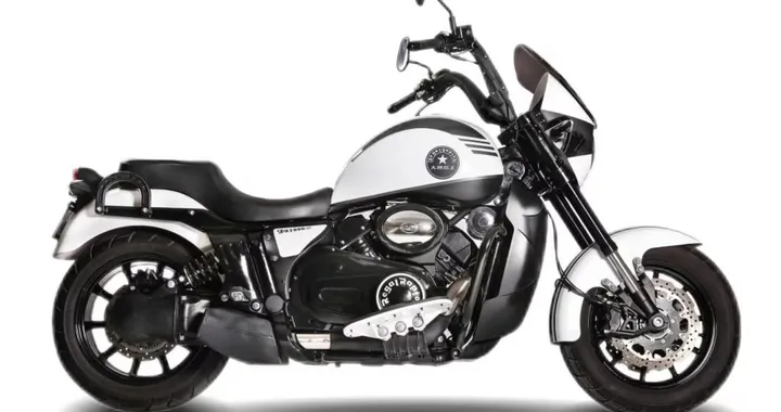 Regal Raptor DD1000C: la cruiser V2 che sfida Harley e le convenzioni