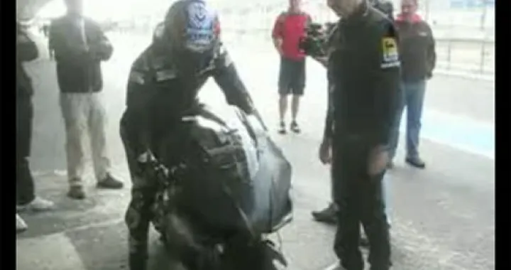 Aprilia RSV-4 e Yamaha R1 nei test di Portimao