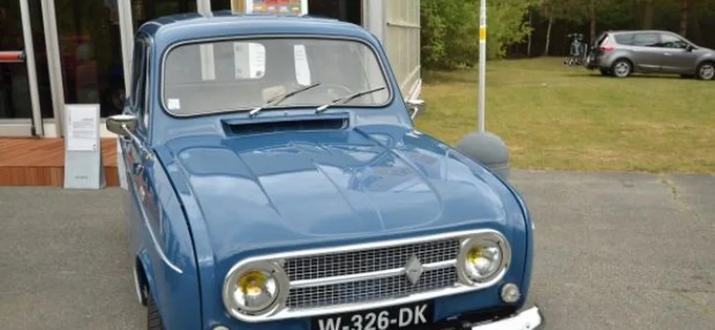 Renault 4: per i 50 anni l'abbiamo provata su strada