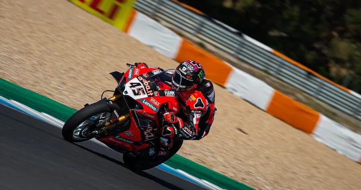 SBK Estoril 2021: Scott Redding vince Gara-1