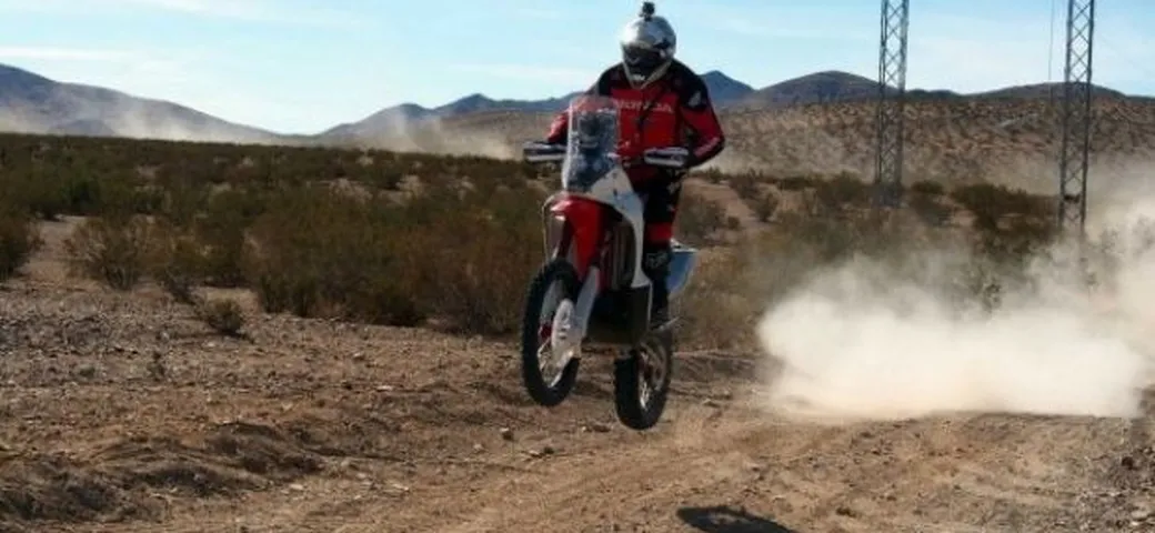 Il team Honda HRC si prepara per la Dakar 2013 in California