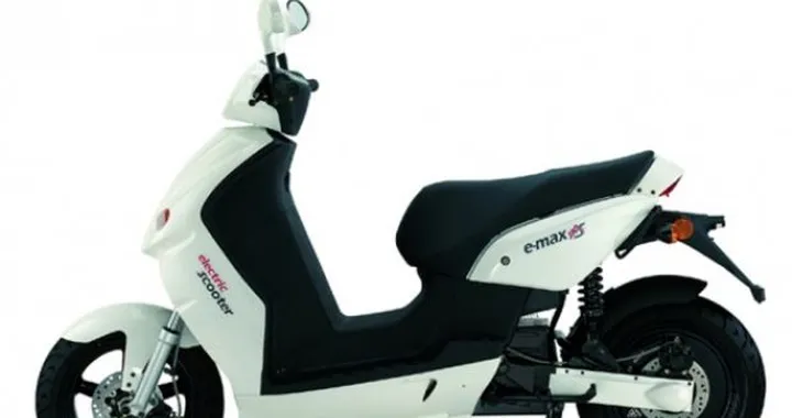 Fa la cosa giusta: Scooter elettrico E-MAX 120S