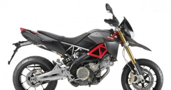 Aprilia Dorsoduro Factory 2010: più leggera e più "fun"