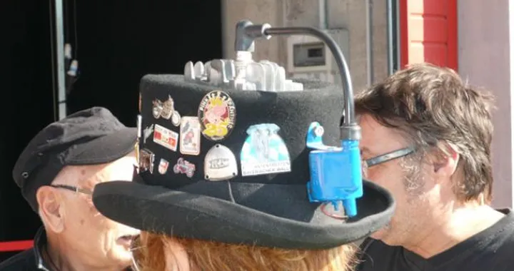Foto del giorno: Un cilindro per cappello