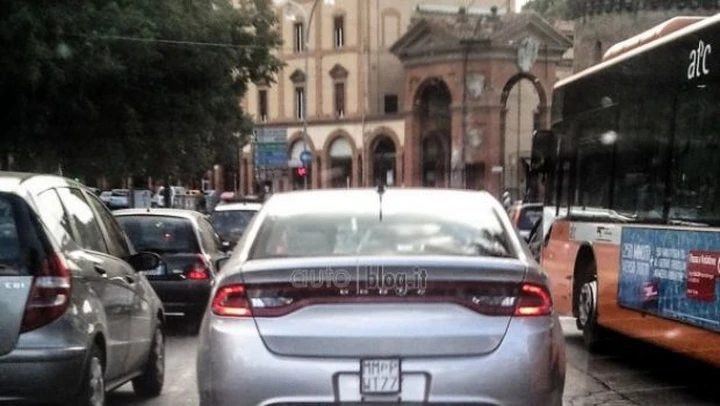 Foto spia Dodge Dart: che ci fa a Bologna?