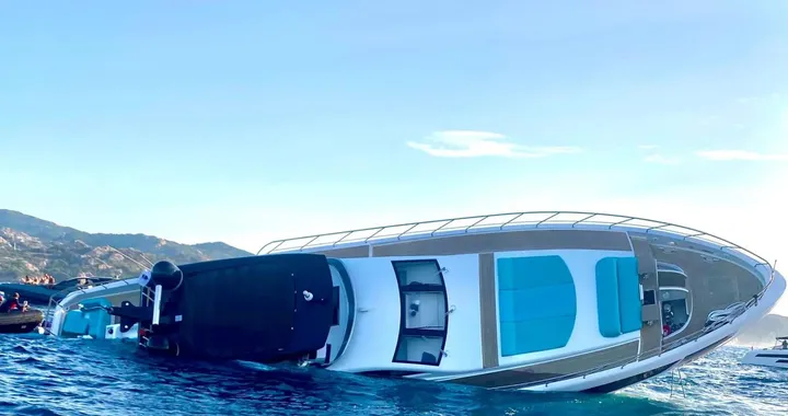 Yacht da 8 milioni affonda in Sardegna pochi giorni dopo la consegna: cosa è successo
