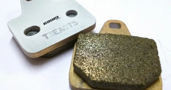 Accossato: nuove pastiglie freno stradali e racing