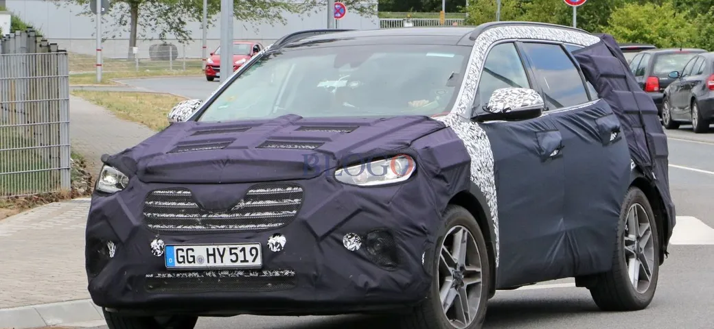 Hyundai Santa Fe: il restyling è su strada