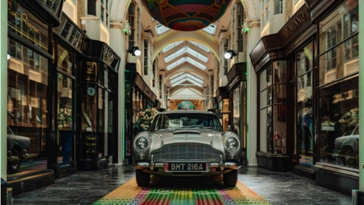 Aston Martin celebra a Londra i 60 anni di Goldfinger