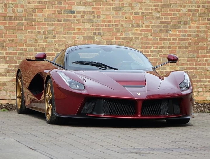 LaFerrari Rosso Rubino da 3 milioni di euro