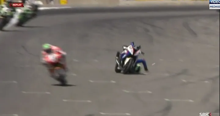 Barrier: "Non ho perso il controllo della moto. Iddon mi ha colpito"