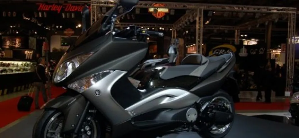 Live @ Eicma: Yamaha TechMAX e gamma maxiscooter ABS 2011