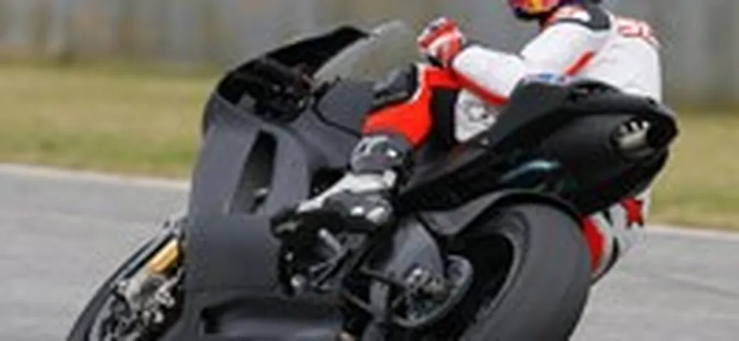 Test Jerez: pochi giri per Capirossi e Stoner