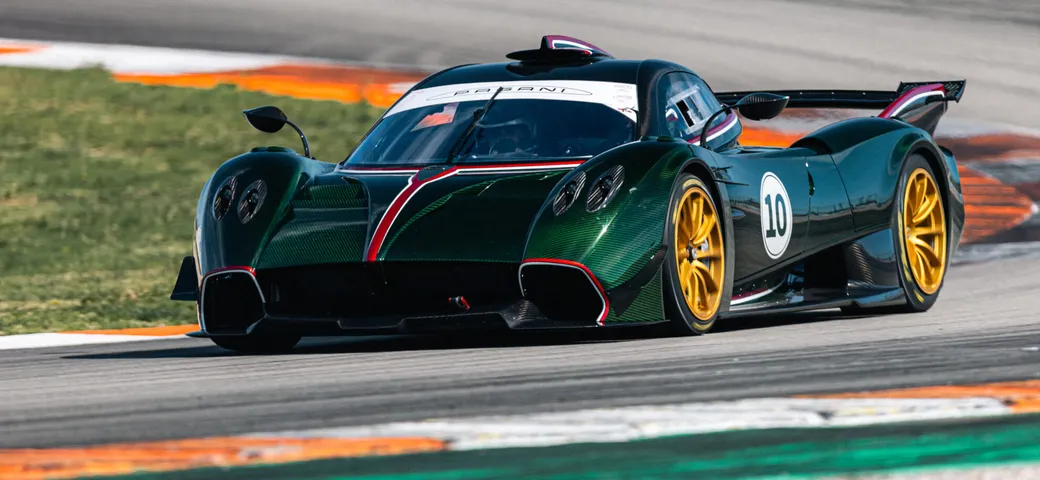 Una Pagani Huayra R esposta sul lago di Como per il FuoriConcorso 2024