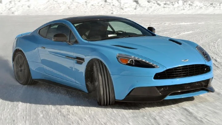 Aston Martin On Ice: i corsi di guida in Video