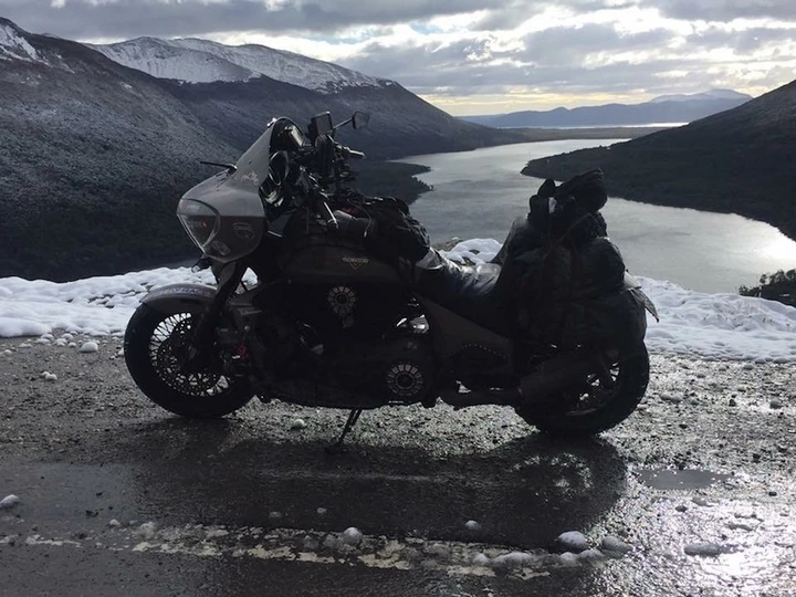 “Grizzly” Pedraita tenta il record mondiale con la sua Victory Cross Country Tour