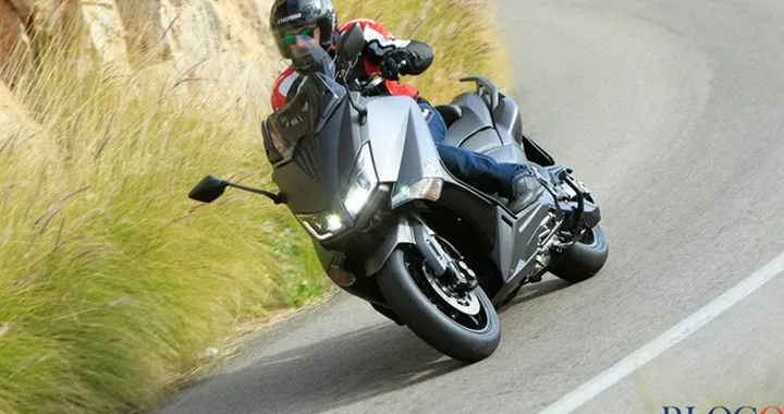 Yamaha TMAX 2015: la prova su strada