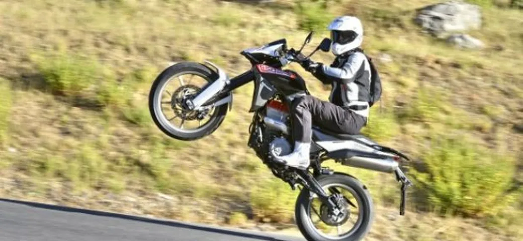 Husqvarna TR 650 Strada: il test di Motoblog