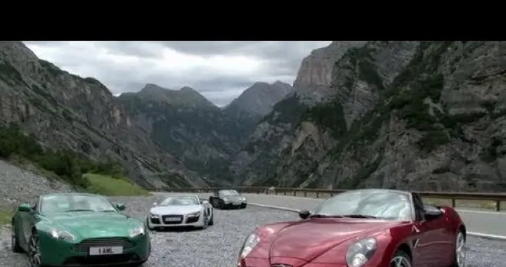 Video: EVO scala lo Stelvio con quattro supercar
