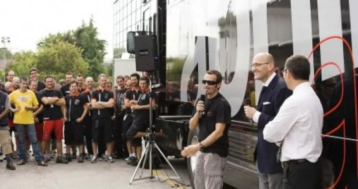Aprilia festeggia la prima vittoria di Max Biaggi sulla RSV4