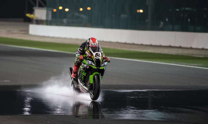 SBK Losail: cancellata Gara 2. Mondiale chiuso, crisi aperta