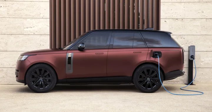 L'ascesa dei veicoli ibridi plug-in: JLR registra un aumento delle vendite