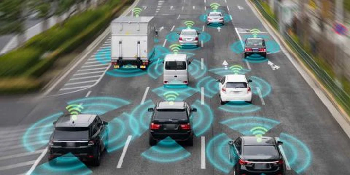 Le minacce di cyberattacco sui veicoli connessi scuotono il settore