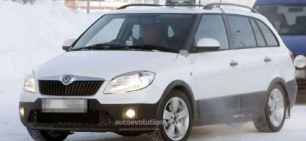 Skoda Fabia Scout: foto spia del restyling