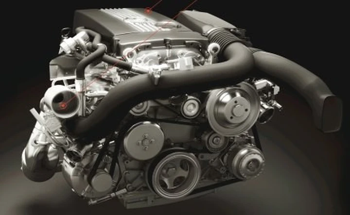 I dettagli sul motore DiesOtto di Mercedes-Benz