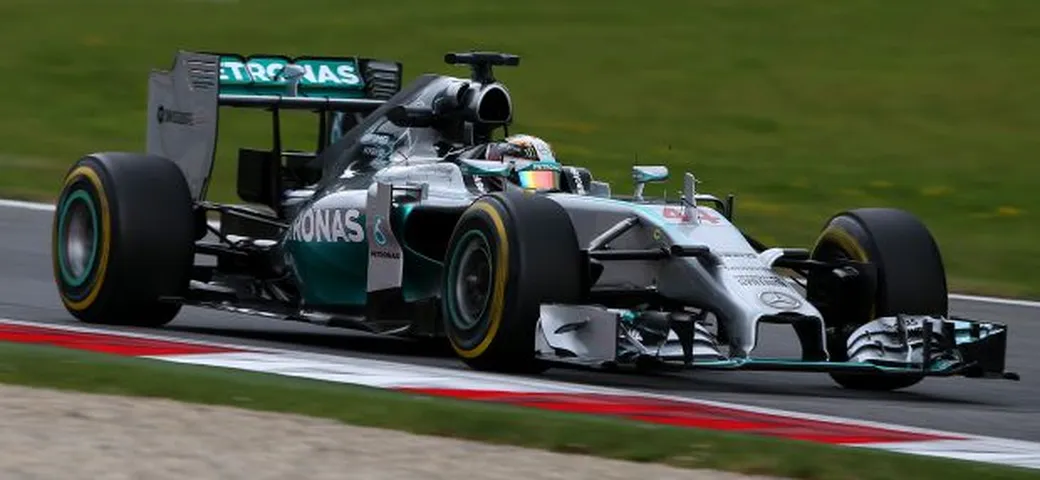 GP Silverstone F1 2014: vince Hamilton, Alonso sesto | VIDEO incidente Raikkonen