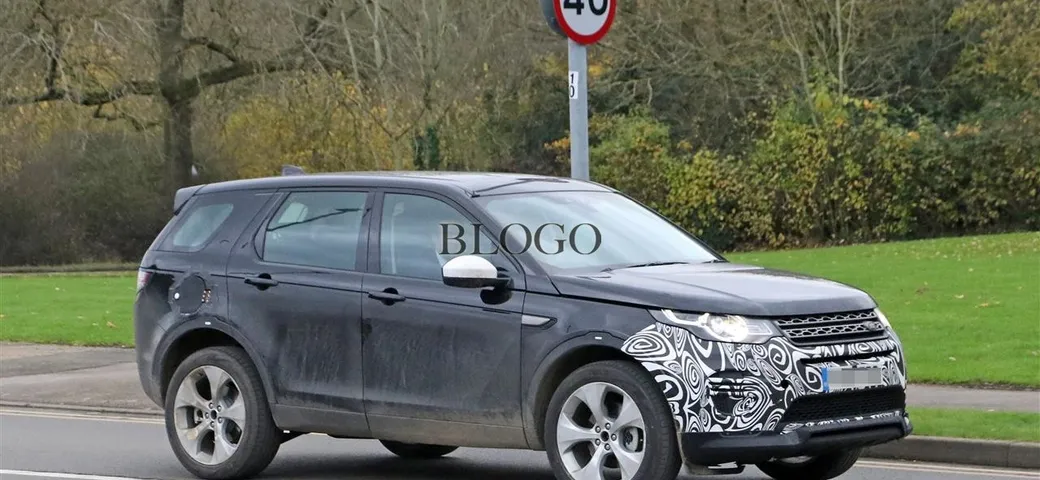Land Rover Discovery Sport: foto spia del muletto