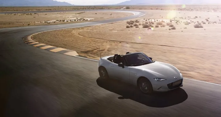 Mazda MX-5, il mito non muore mai: due nuove edizioni speciali