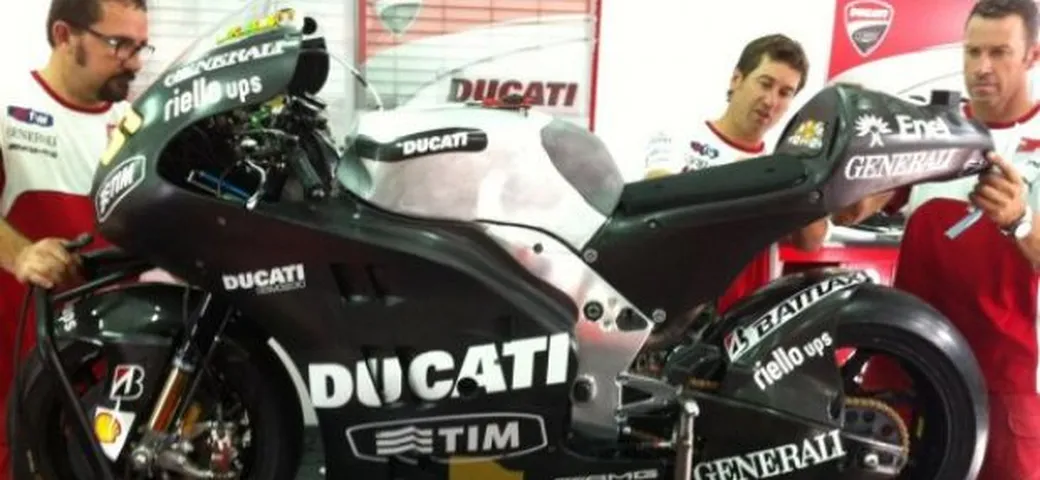 Ecco la Ducati Desmosedici GP12 svelata da Valentino Rossi