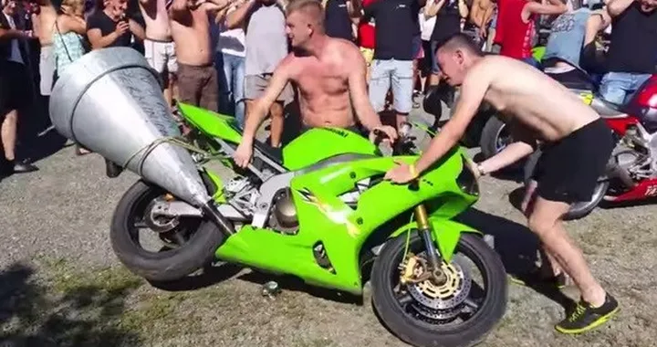 Video Epic Win: un 'silenziatore speciale' per la Kawasaki Ninja 636