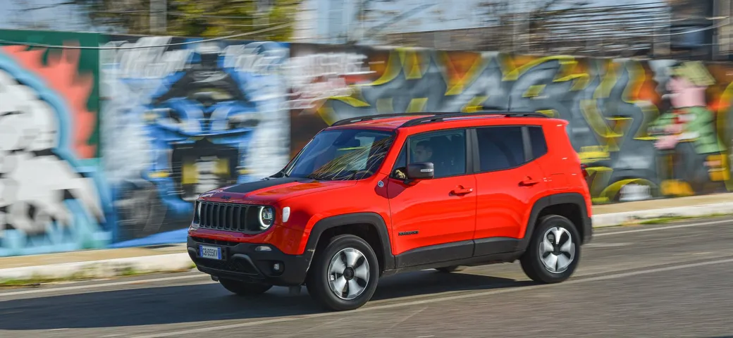 Jeep Renegade 4xe: la prova su strada