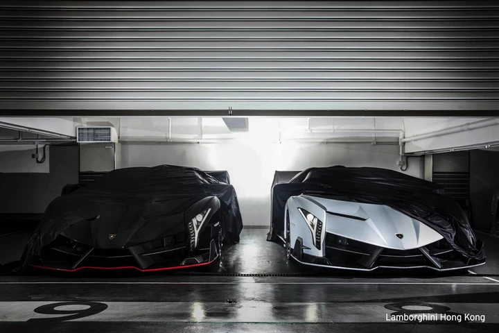 Lamborghini Veneno Roadster: consegnati due esemplari a Hong Kong