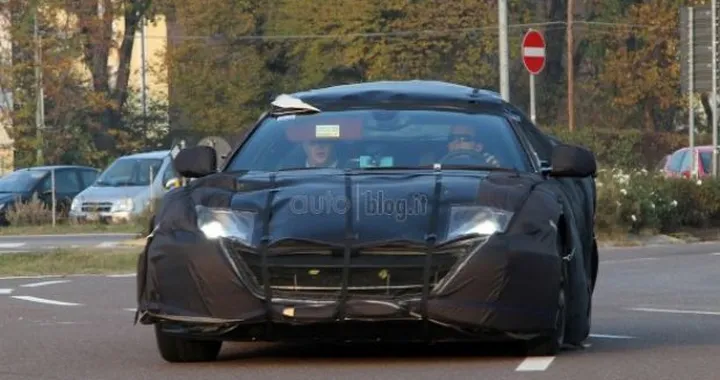 Foto spia Ferrari F152